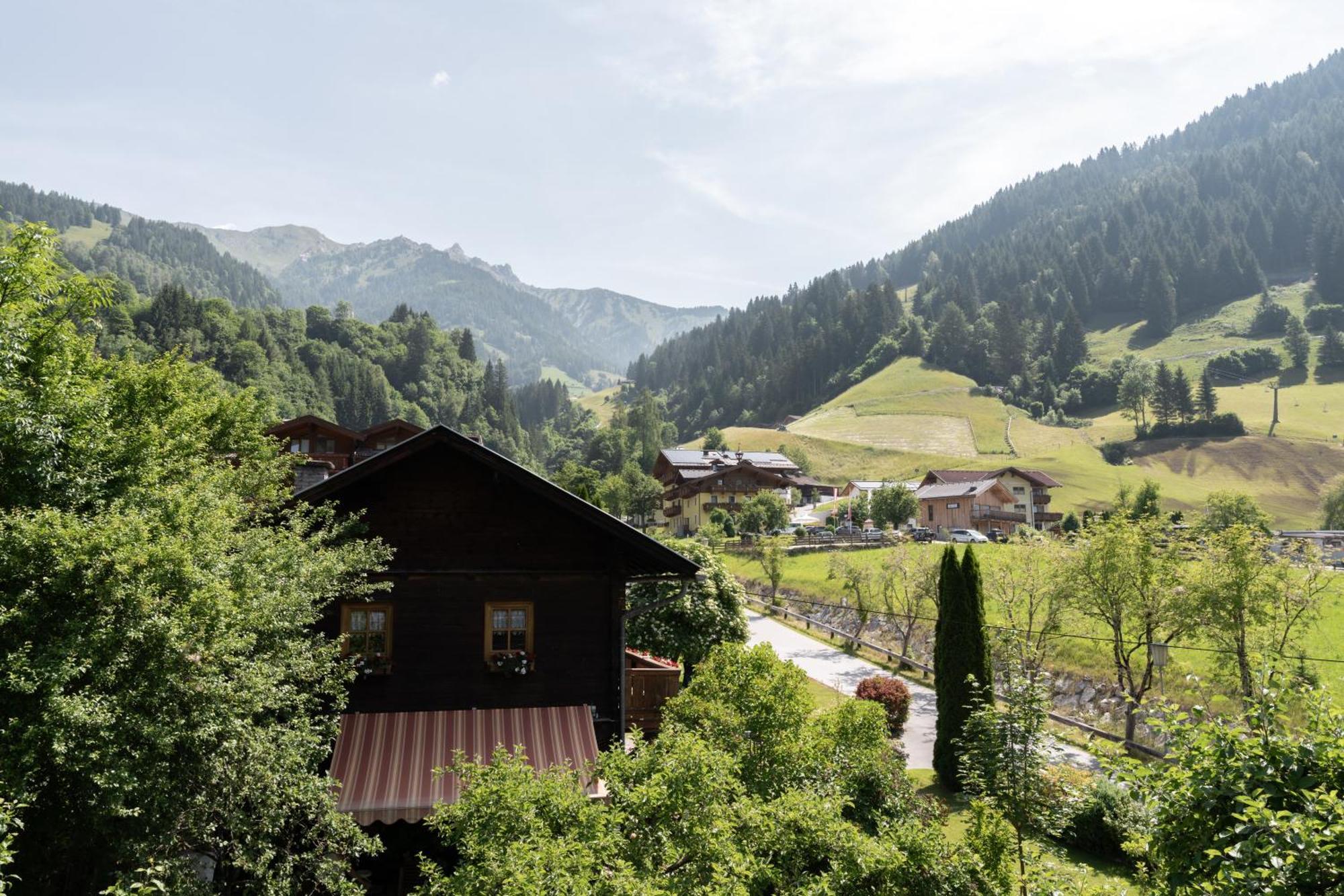 Am Muhlbach - Einfach Sein Mit Gemeinschaftskuche Und Freien Eintritt In Das Solarbad Dorfgastein Eksteriør billede